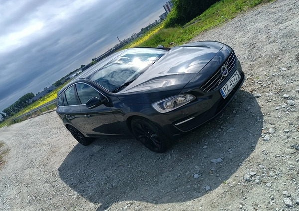 Volvo V60 cena 45900 przebieg: 158000, rok produkcji 2016 z Września małe 137